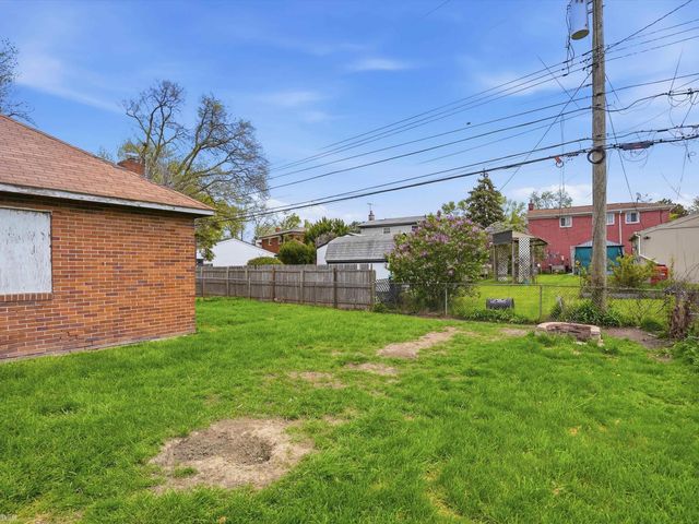 22454 Pleasant Avenue, Eastpointe, MI 48021