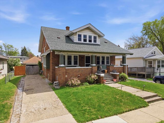 22454 Pleasant Avenue, Eastpointe, MI 48021