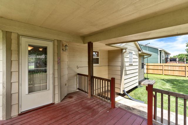 2236 N Duckcreek Ln, Derby, KS 67037