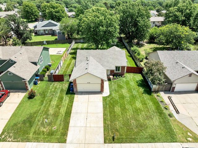 2236 N Duckcreek Ln, Derby, KS 67037