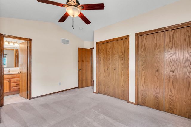 2236 N Duckcreek Ln, Derby, KS 67037