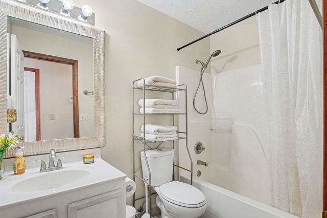 282 Fairway Drive, Dry Ridge, KY 41035