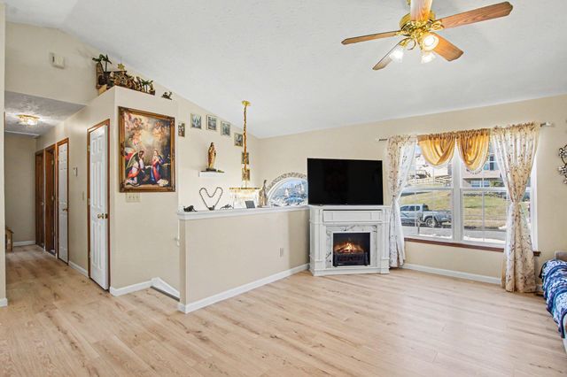 282 Fairway Drive, Dry Ridge, KY 41035