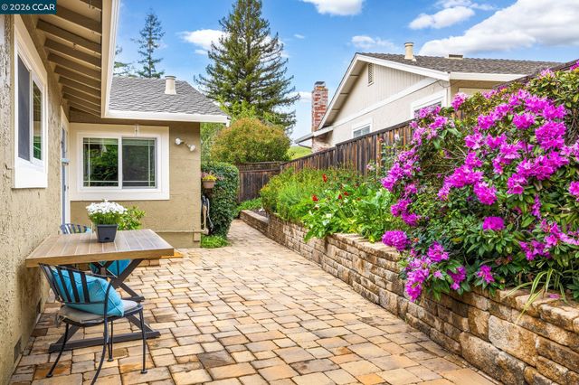 2095 Robb Rd, Walnut Creek, CA 94596