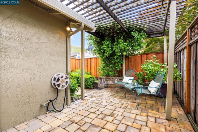 2095 Robb Rd, Walnut Creek, CA 94596