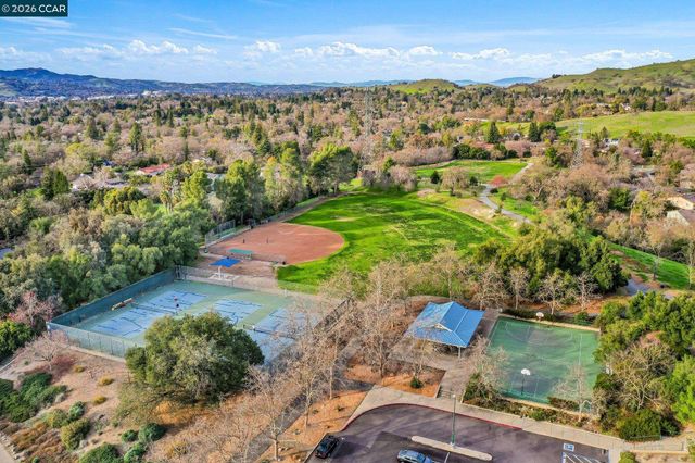 2095 Robb Rd, Walnut Creek, CA 94596