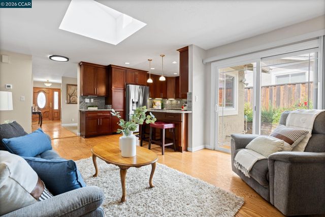 2095 Robb Rd, Walnut Creek, CA 94596