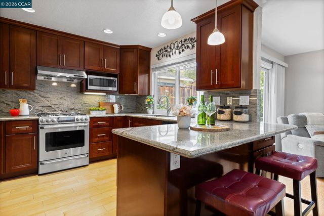 2095 Robb Rd, Walnut Creek, CA 94596