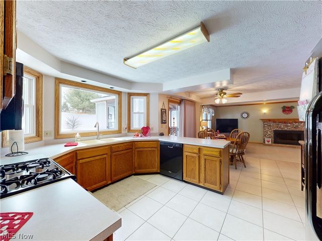 511 Picadilly Circle, Akron, OH 44319