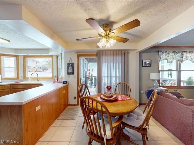 511 Picadilly Circle, Akron, OH 44319