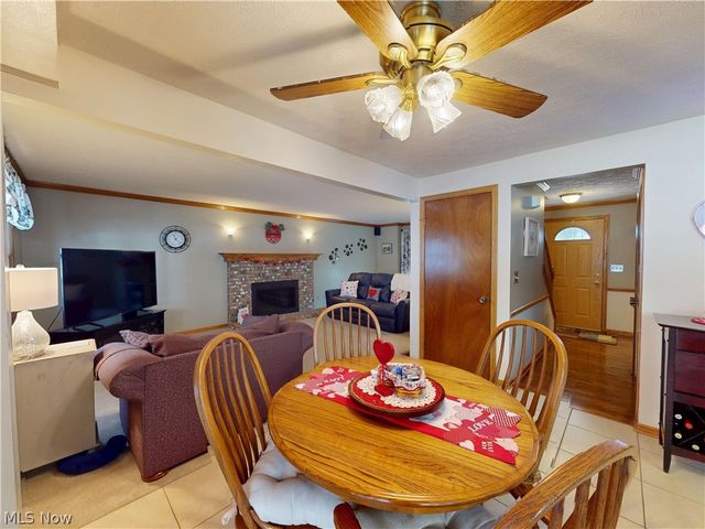 511 Picadilly Circle, Akron, OH 44319