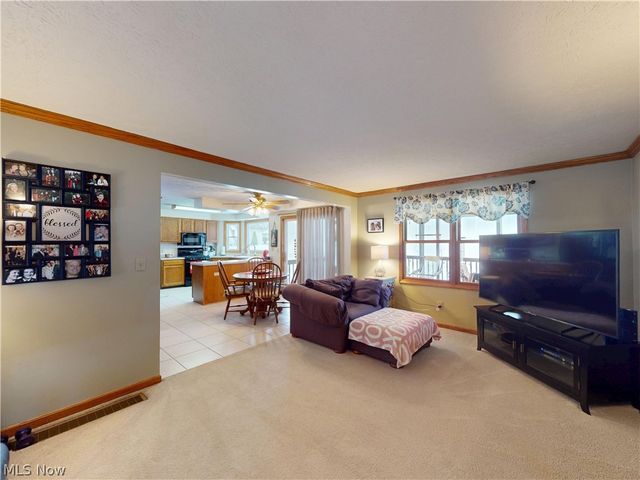 511 Picadilly Circle, Akron, OH 44319