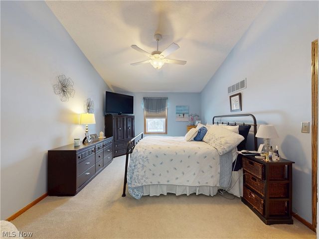 511 Picadilly Circle, Akron, OH 44319