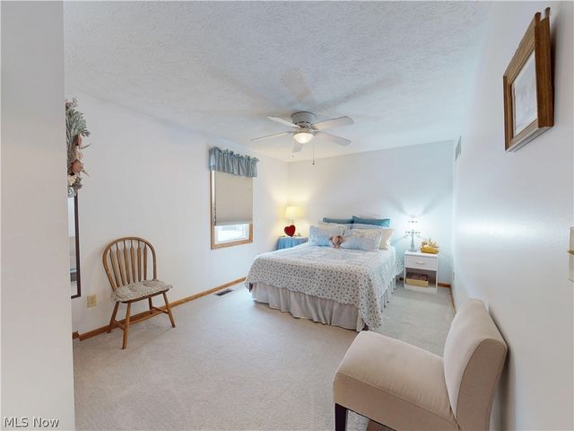 511 Picadilly Circle, Akron, OH 44319