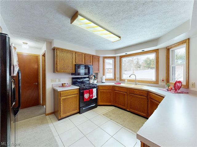 511 Picadilly Circle, Akron, OH 44319