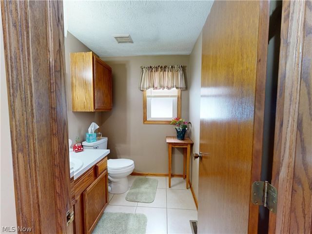 511 Picadilly Circle, Akron, OH 44319