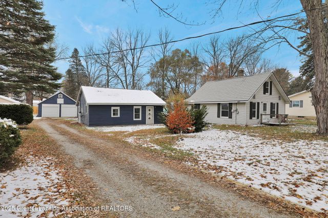 305 W Shepherd Street, Charlotte, MI 48813