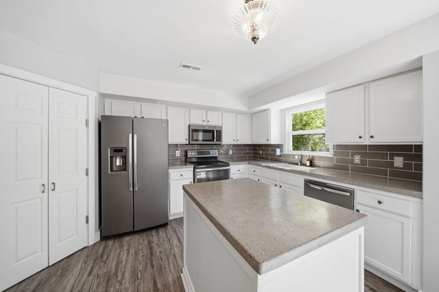900 Prairie Lane, Milan, MI 48160
