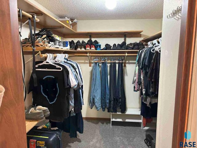 1433 Pebble Beach Rd Road, Mitchell, SD 57301