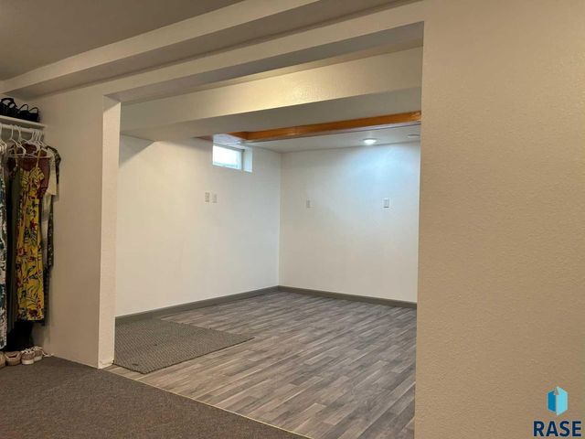 1433 Pebble Beach Rd Road, Mitchell, SD 57301