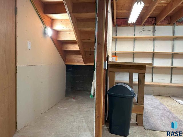 1433 Pebble Beach Rd Road, Mitchell, SD 57301