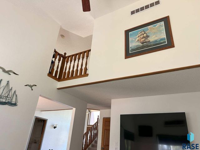 1433 Pebble Beach Rd Road, Mitchell, SD 57301