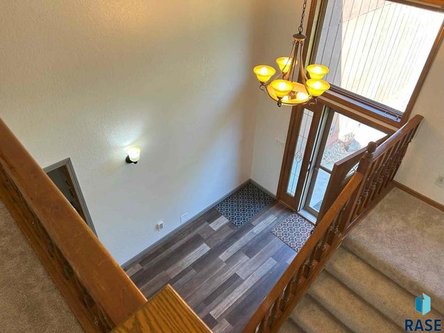 1433 Pebble Beach Rd Road, Mitchell, SD 57301