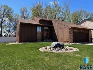 1433 Pebble Beach Rd Road, Mitchell, SD 57301