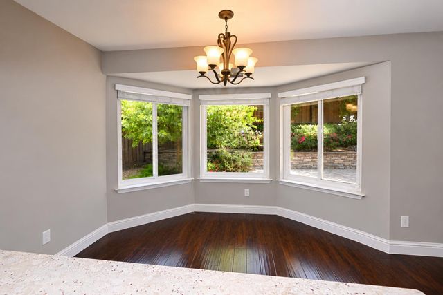325 W Bluff Avenue, Fresno, CA 93711