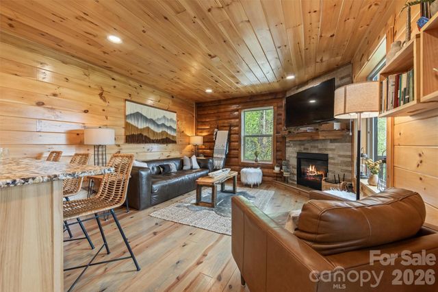 356 Walnut Cove Ridge, Bryson City, NC 28713