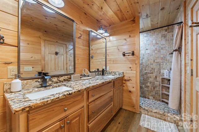 356 Walnut Cove Ridge, Bryson City, NC 28713