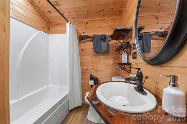 356 Walnut Cove Ridge, Bryson City, NC 28713