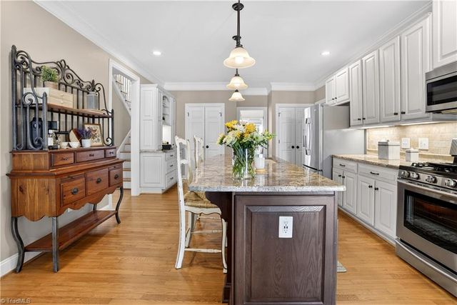 8508 Rosedale Drive, Oak Ridge, NC 27310