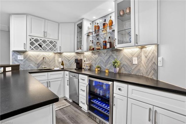 8508 Rosedale Drive, Oak Ridge, NC 27310