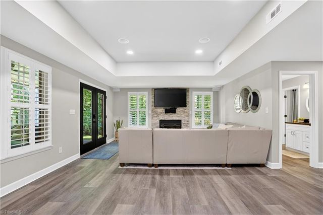 8508 Rosedale Drive, Oak Ridge, NC 27310
