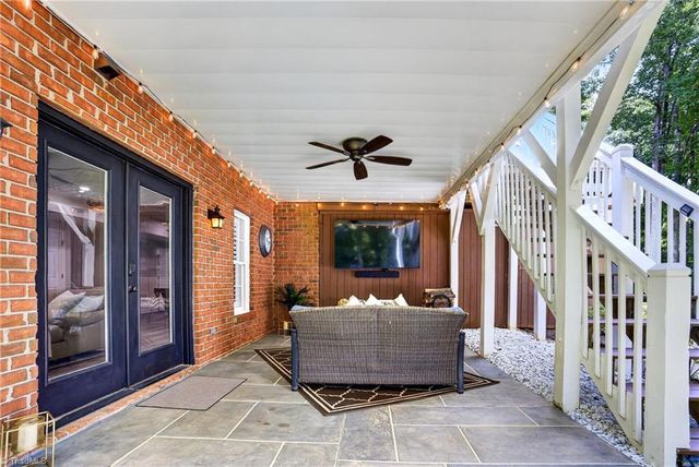 8508 Rosedale Drive, Oak Ridge, NC 27310