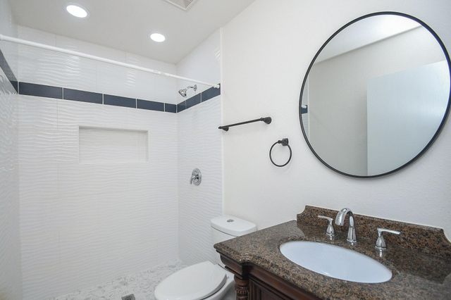 6306 Spruce Manor Lane, Houston, TX 77085