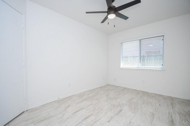 6306 Spruce Manor Lane, Houston, TX 77085