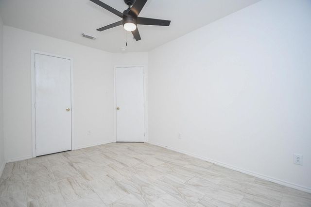 6306 Spruce Manor Lane, Houston, TX 77085