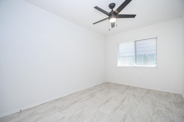 6306 Spruce Manor Lane, Houston, TX 77085