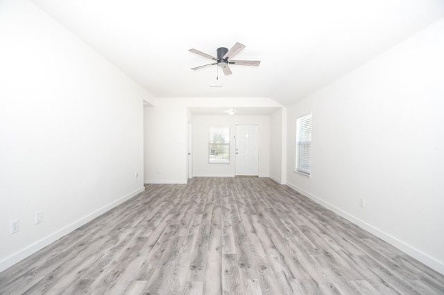 6306 Spruce Manor Lane, Houston, TX 77085