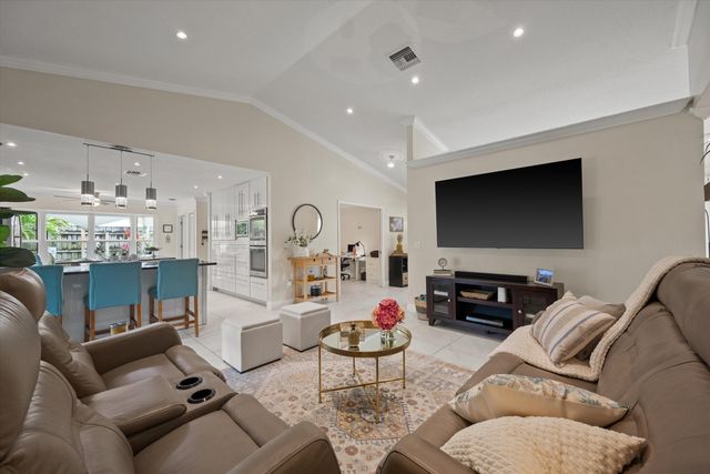 1064 Raintree Lane, Wellington, FL 33414
