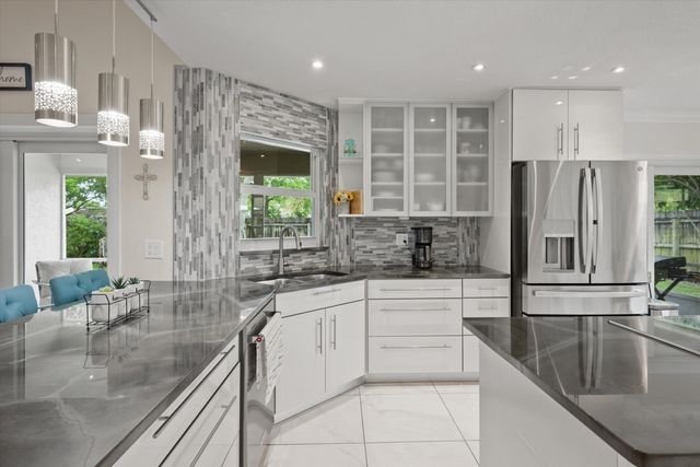 1064 Raintree Lane, Wellington, FL 33414
