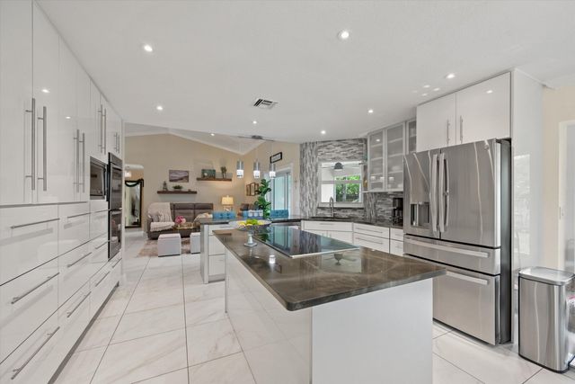 1064 Raintree Lane, Wellington, FL 33414