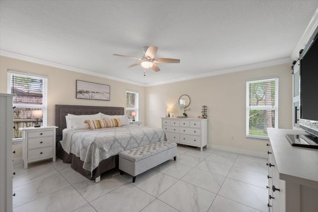 1064 Raintree Lane, Wellington, FL 33414