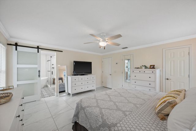 1064 Raintree Lane, Wellington, FL 33414