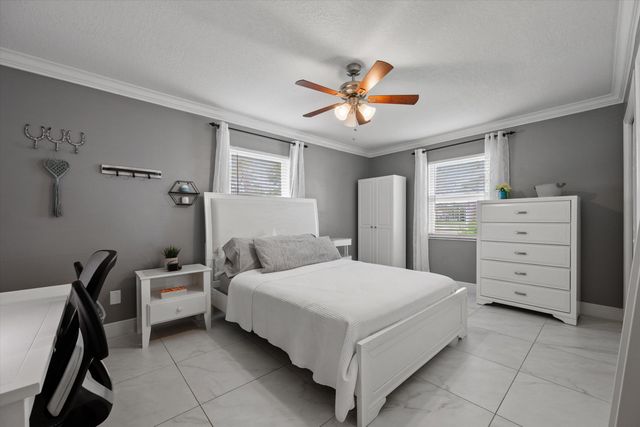 1064 Raintree Lane, Wellington, FL 33414