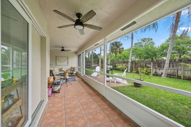1064 Raintree Lane, Wellington, FL 33414