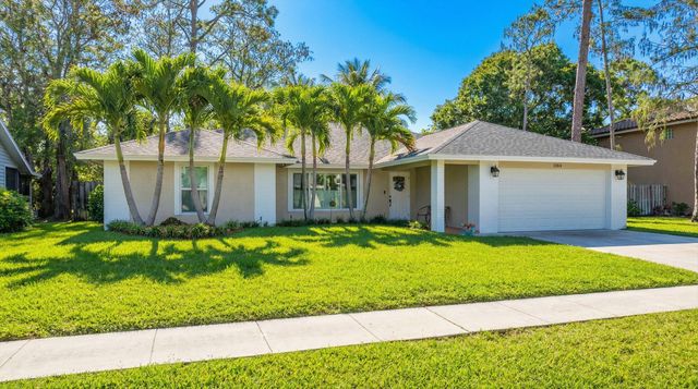 1064 Raintree Lane, Wellington, FL 33414