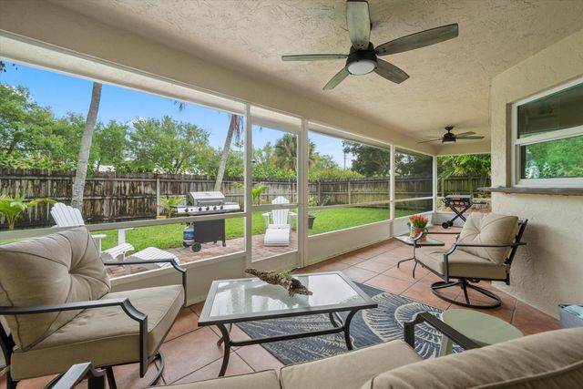 1064 Raintree Lane, Wellington, FL 33414